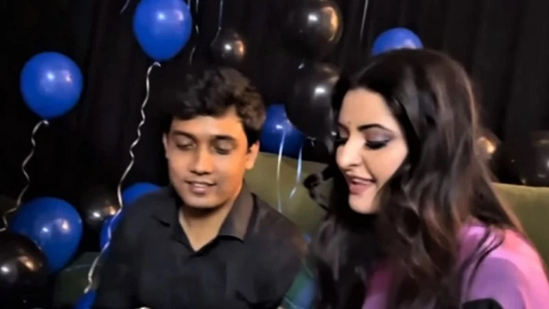 পরীমনির সঙ্গে বিবাহবহির্ভূত সম্পর্ক, বাধ্যতামূলক অবসরে পুলিশ কর্মকর্তা সাকলায়েন