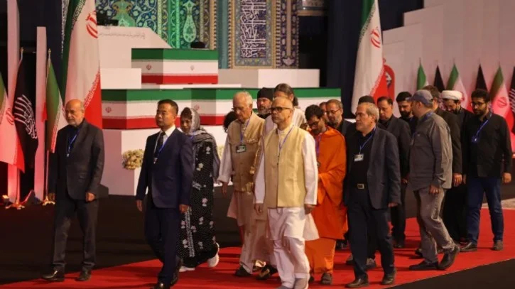 খামেনির জানাজায় বিশ্বনেতারা, নেই গালফ দেশগুলোর কোনো প্রতিনিধি!